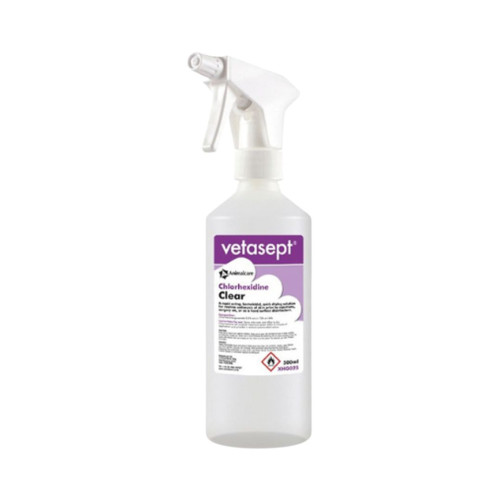 Plastic spray bottle containing 500ml Vetasept Clear Spray